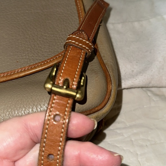 Dooney & Bourke AWL Vintage Taupe Cross Body Shoulder Bag Handbag (AA1) - Picture 8 of 9